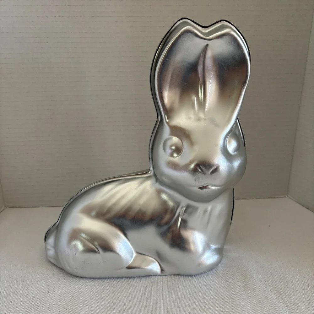 Vintage 1974 Wilton 3D Easter Bunny Cake Pan Silver Aluminum 2 Piece 502-2243‎